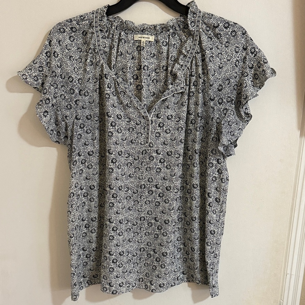 Max Studio Black and White Floral Blouse